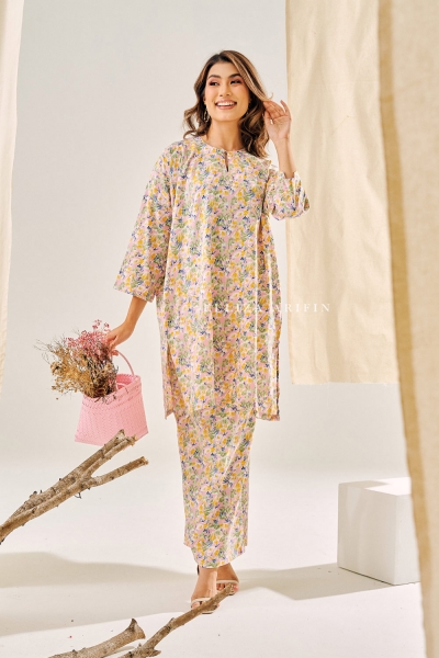 Endang Kurung In Freesia Pink